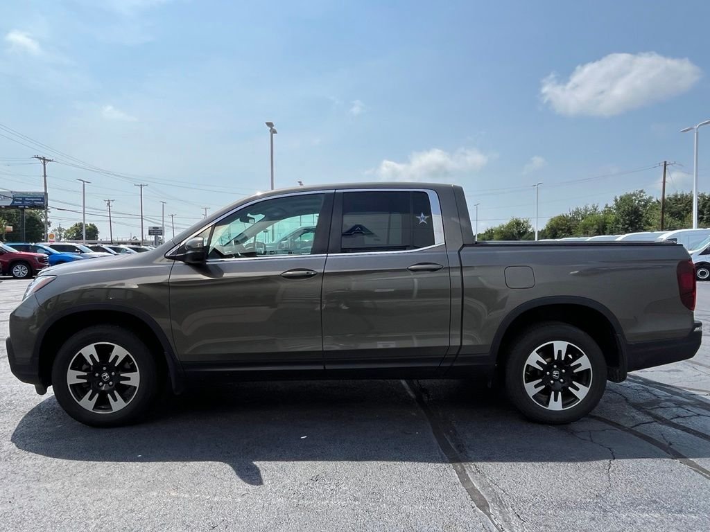 Used 2020 Pacific Pewter Metallic Honda RTL image 8