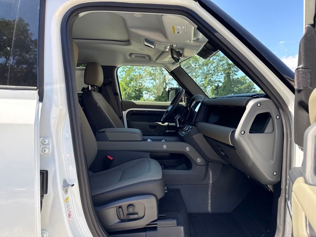 New 2026 White Land Rover S image 17