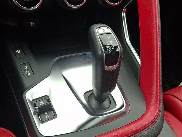 Used 2019  Jaguar R-Dynamic image 14