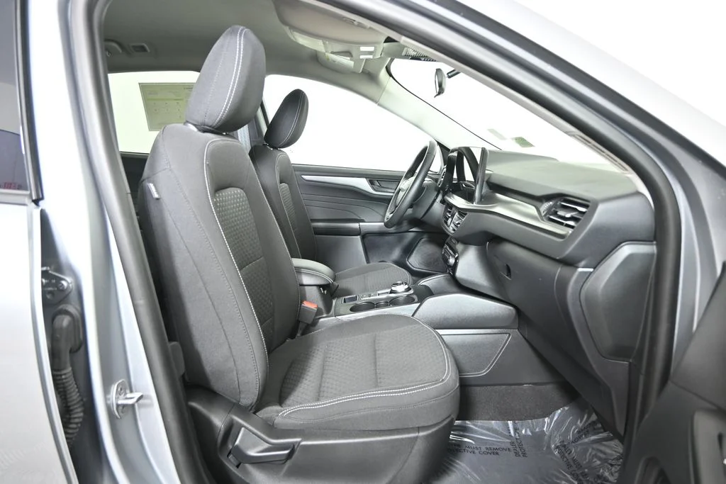 Used 2023  Ford Active image 13