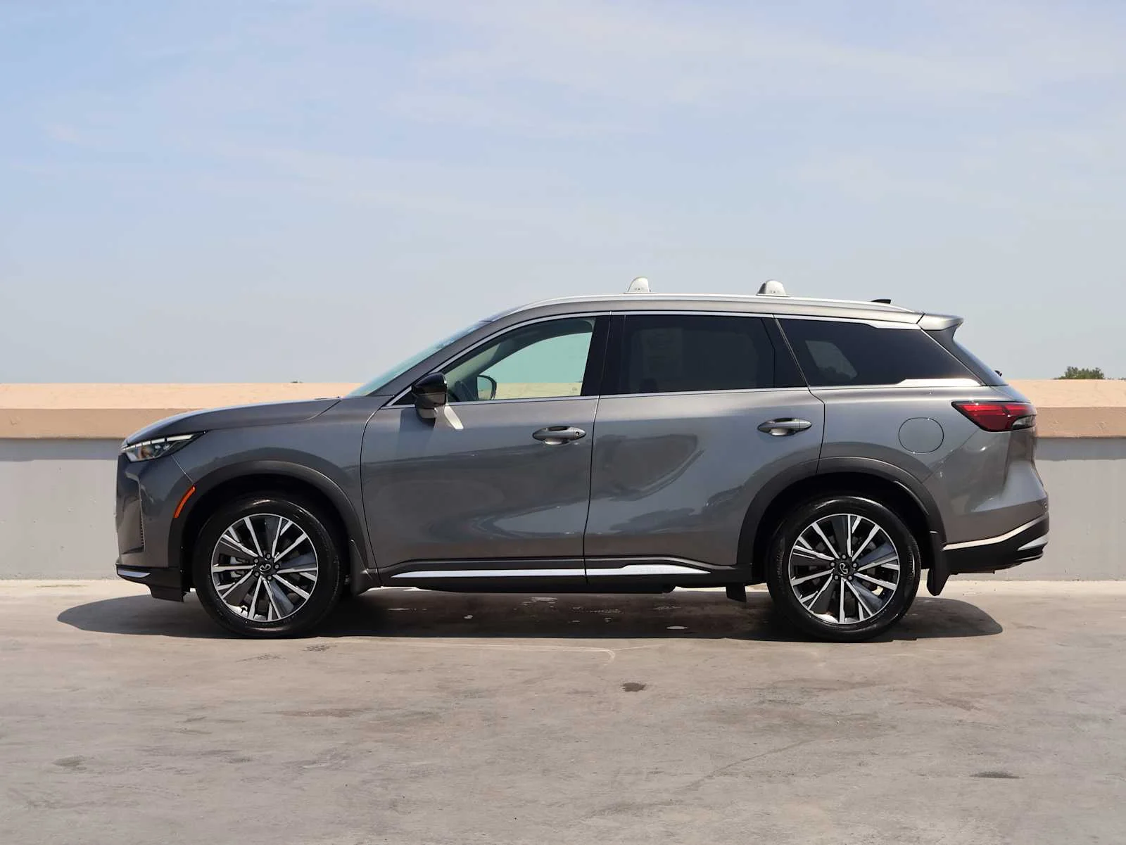 Certified Used 2026 Graphite Shadow INFINITI LUXE image 5