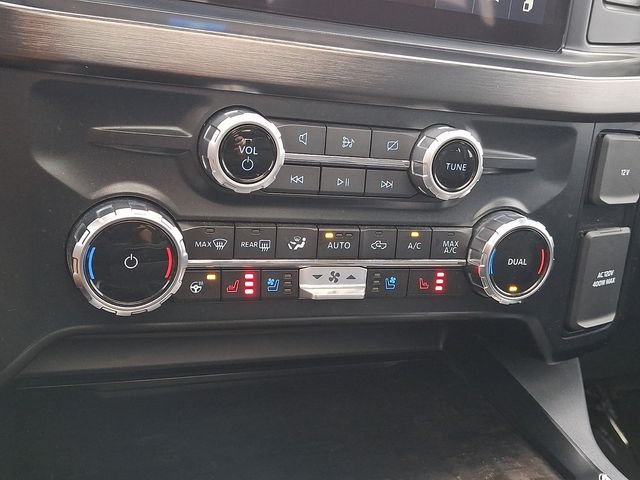 Used 2023  Ford Lariat image 16