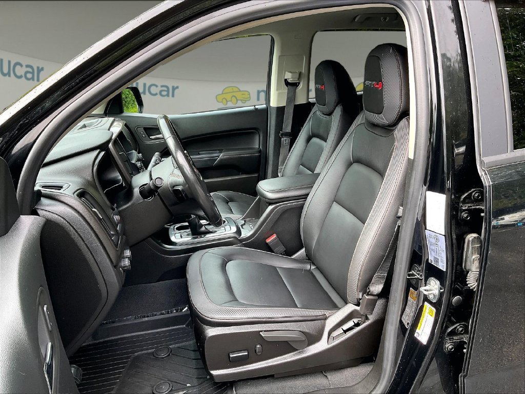 Used 2022 Black GMC AT4 w/Leather image 10