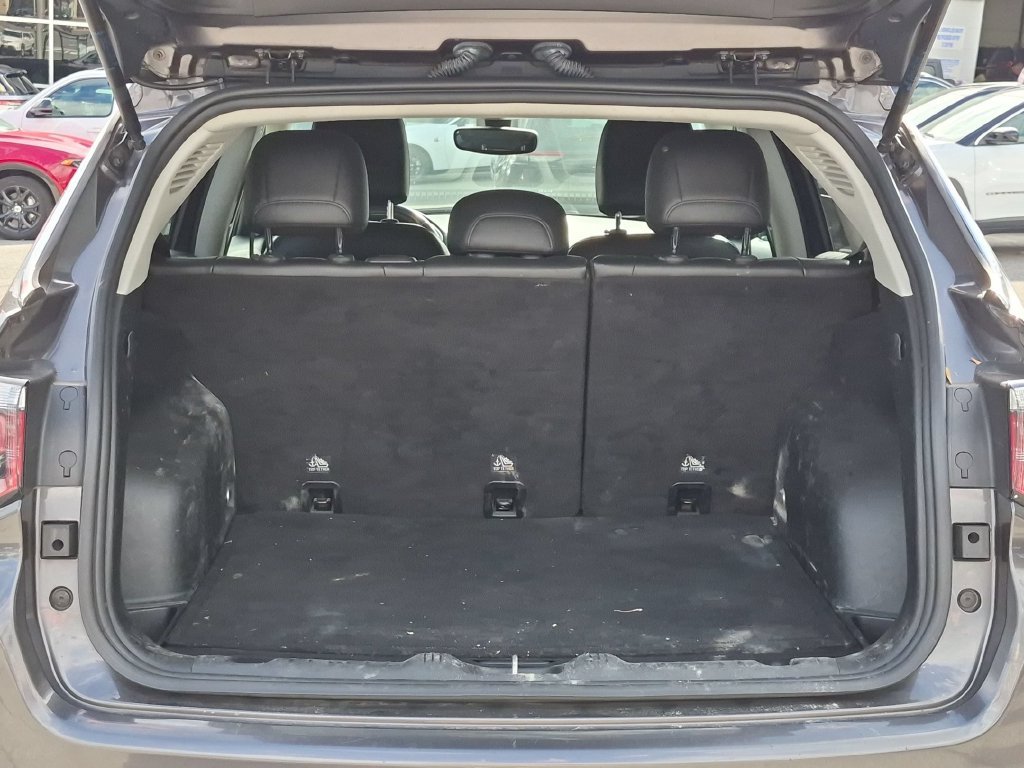 Used 2019 Gray Jeep Latitude image 7