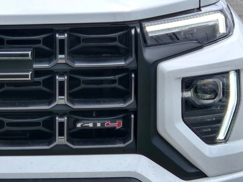 New 2026 Summit White GMC AT4 image 12