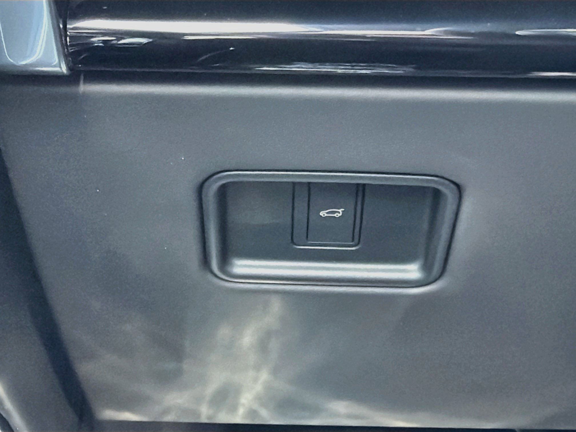 New 2026 Carpathian Grey Land Rover SE image 36