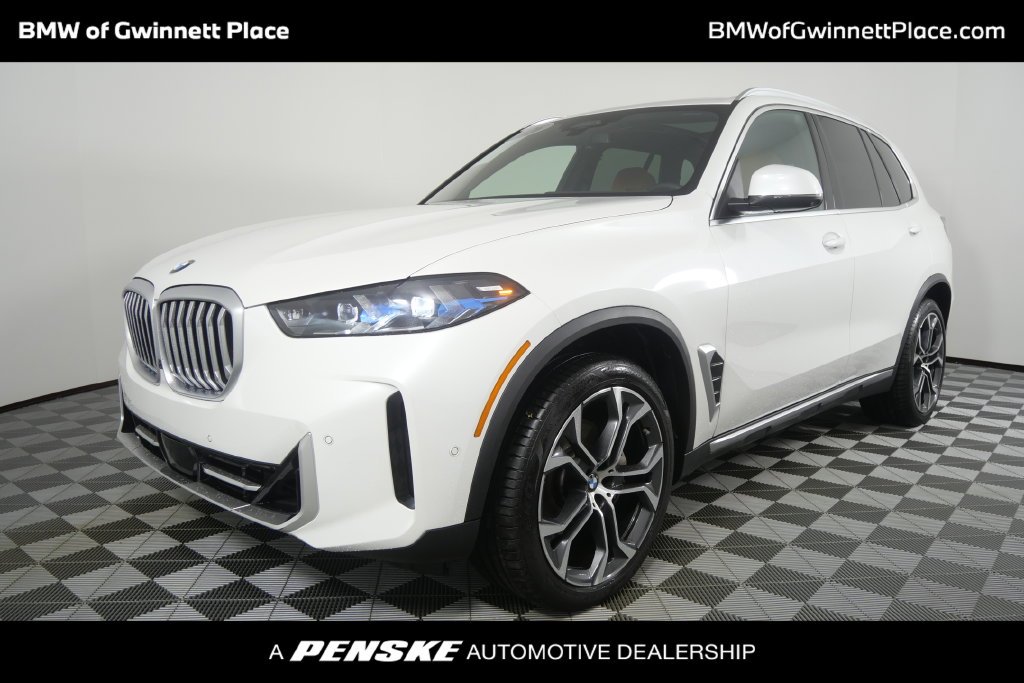 Certified Used 2026 Mineral White Metallic BMW sDrive40i image 1