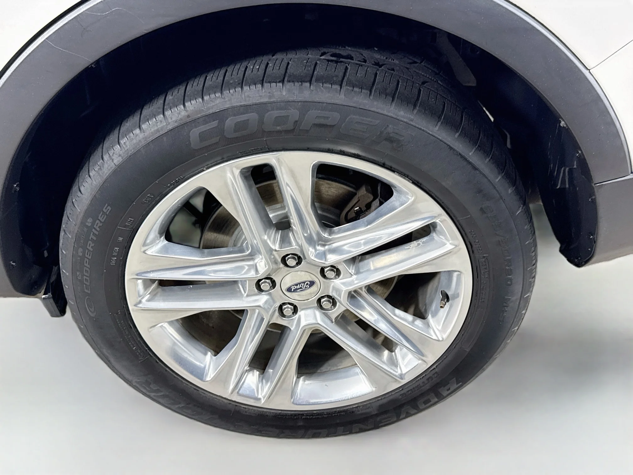 Used 2016 White Platinum Tri-Coat Metallic Ford XLT image 30
