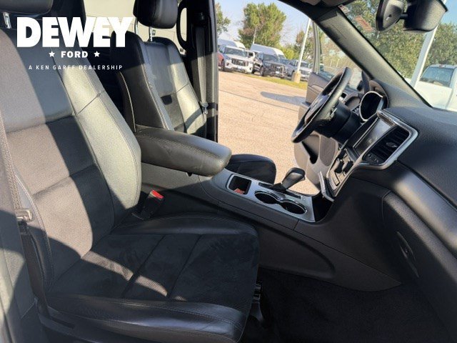 Used 2017 Bright White Clearcoat Jeep Altitude image 34