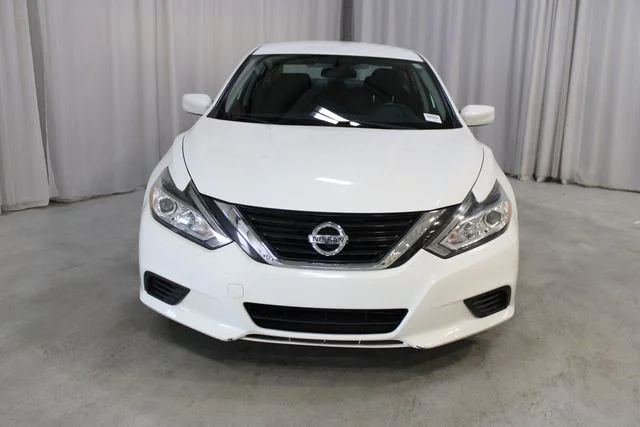 Used 2017 White Nissan 2.5 S image 22