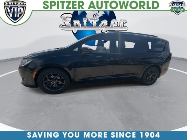 Used 2018 Black Chrysler Limited image 6