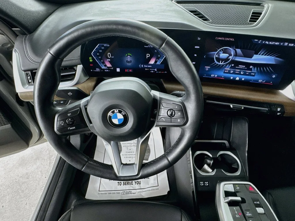 Used 2024 Silver BMW xDrive28i image 12