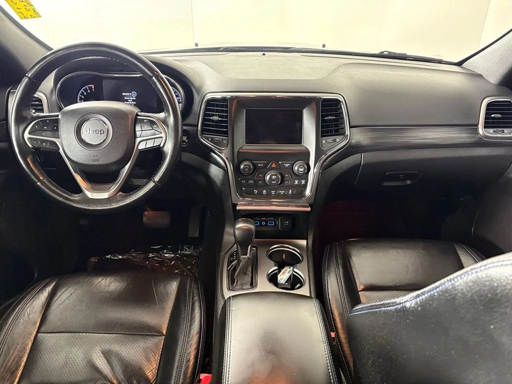 Used 2019 Black Jeep Laredo image 45