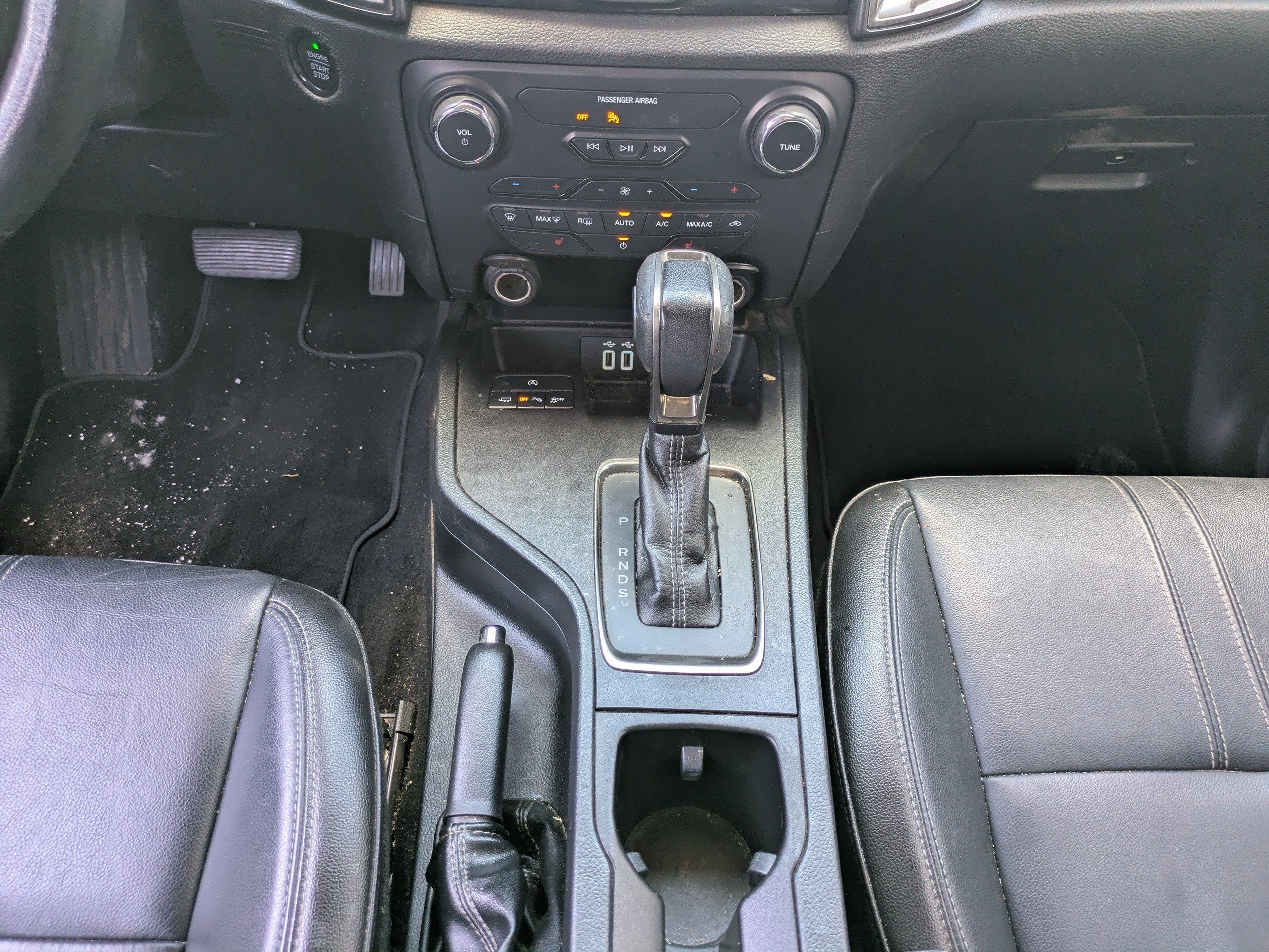 Used 2020  Ford  image 17