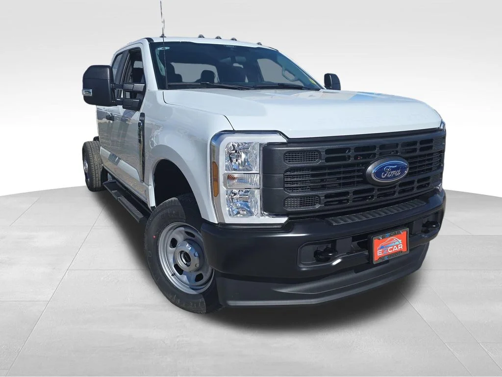 New 2026 Oxford White Ford F-350® XL image 9