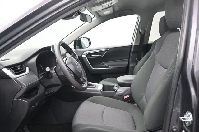 Used 2025 Magnetic Gray Met Toyota XLE image 9