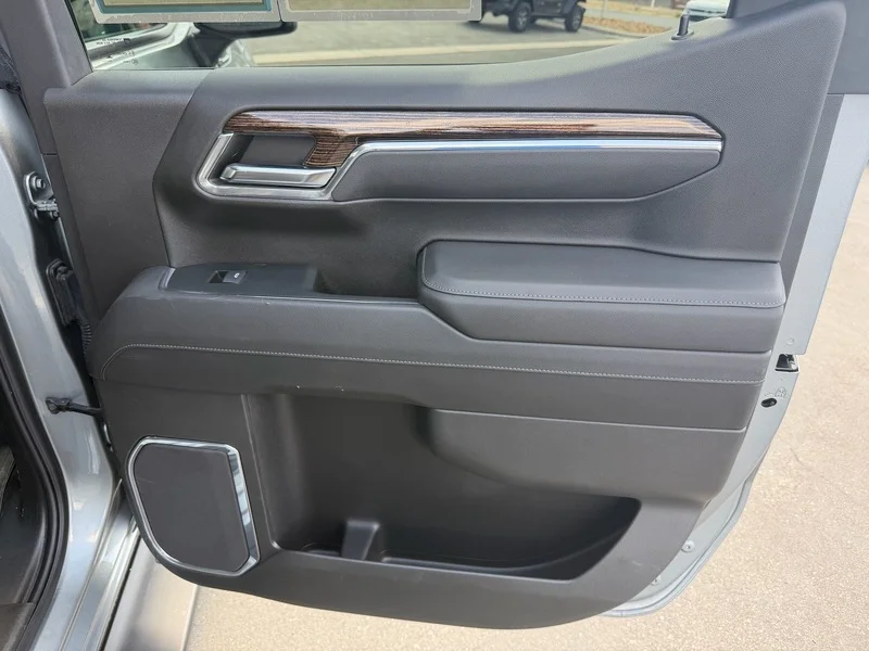 Used 2024 Sterling Metallic GMC Elevation image 24