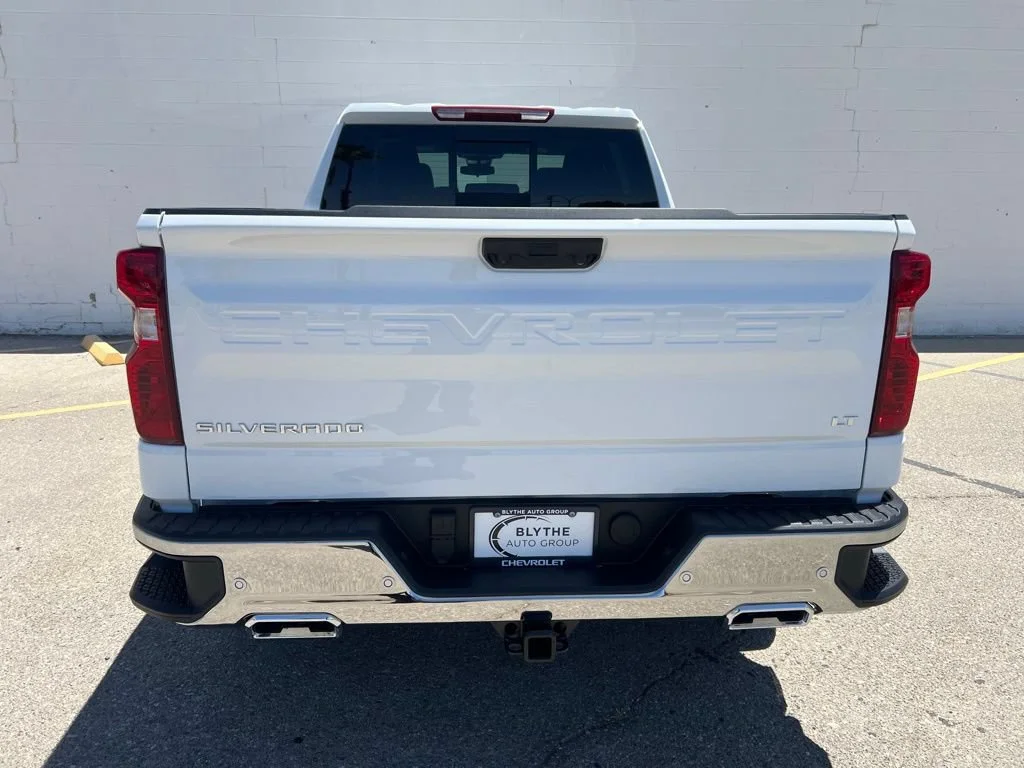 New 2026 Summit White Chevrolet LT image 4