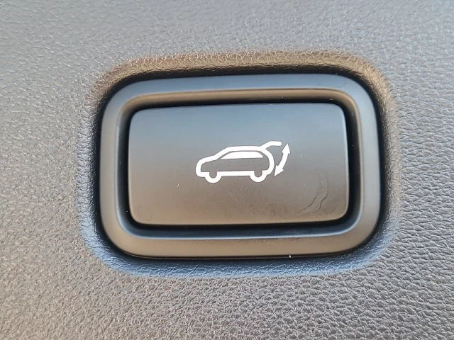 Used 2026 Black Hyundai SEL Premium image 11
