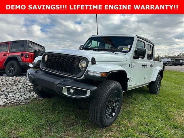 New 2026 Bright White Clear-Coat Exterior Paint Jeep Sport S image 3
