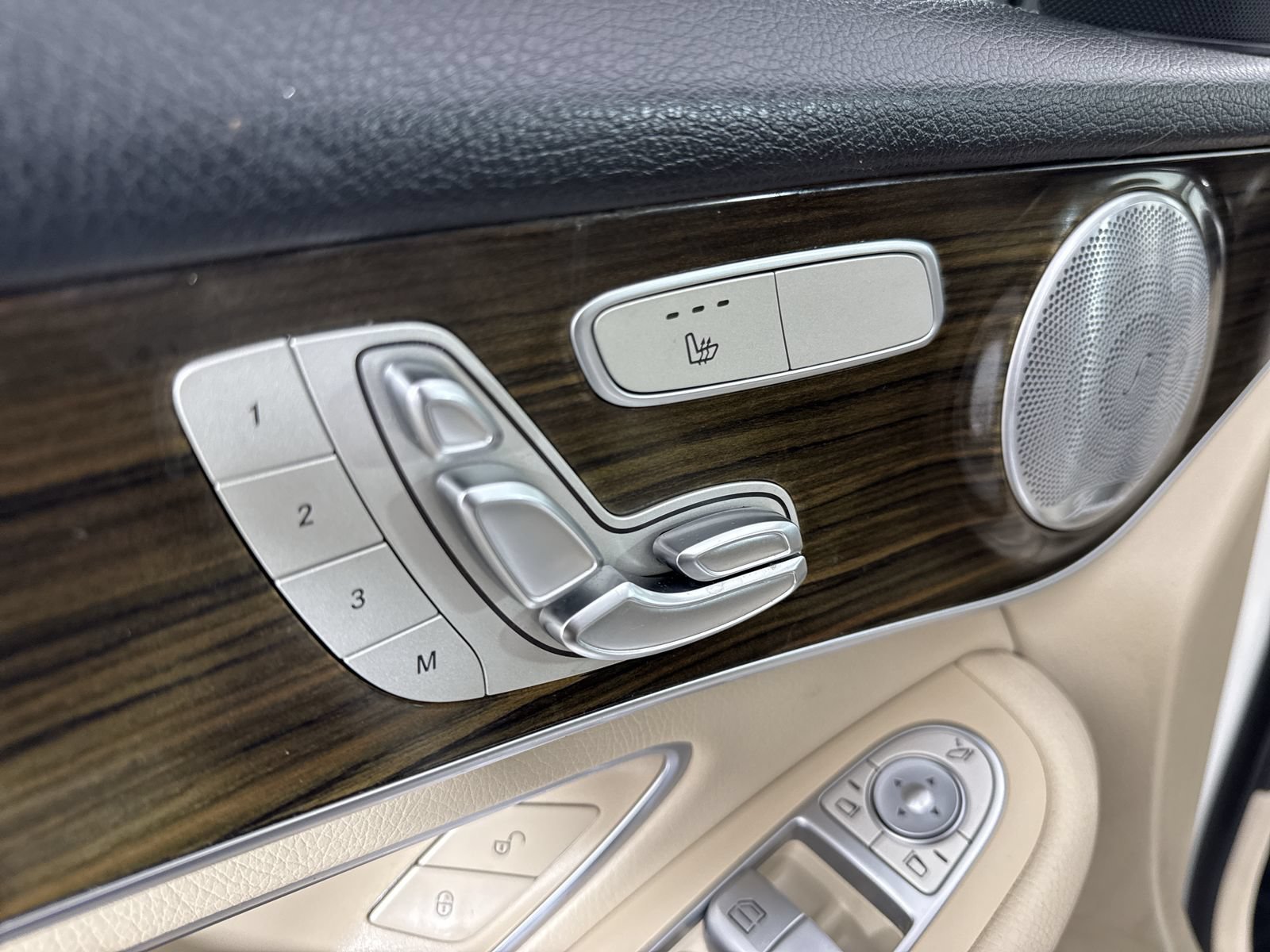 Used 2019 Polar White Mercedes-Benz GLC 300 image 15