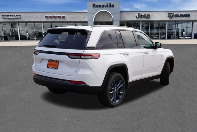 New 2026 Bright White Clear-Coat Exterior Paint Jeep Limited image 3