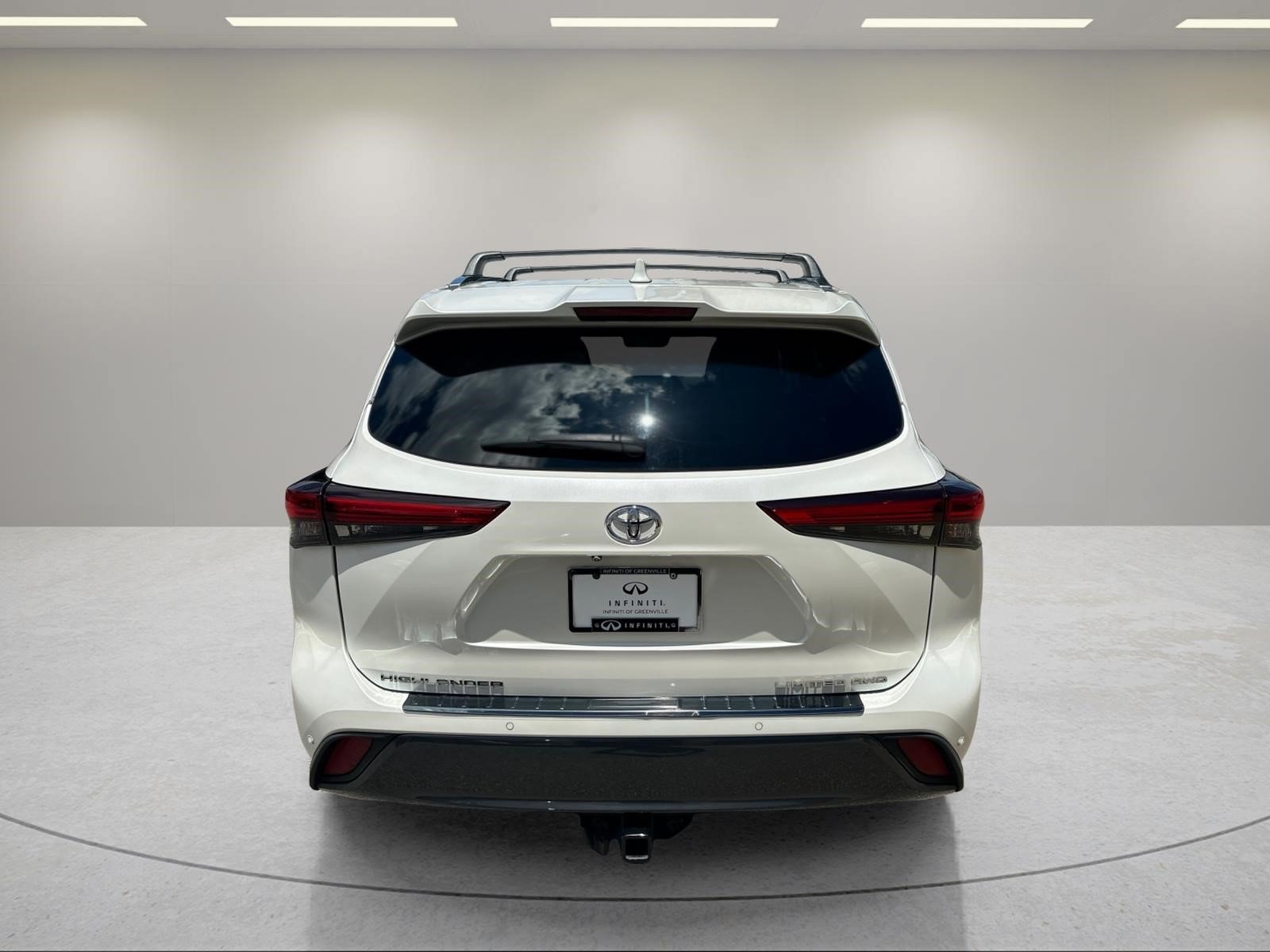 Used 2020 Blizzard Pearl Toyota Limited image 4