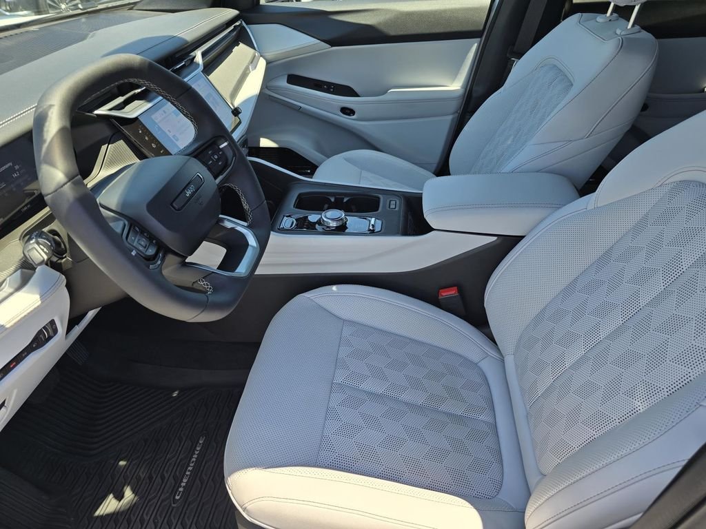2026 Jeep Cherokee Overland - Photo 9