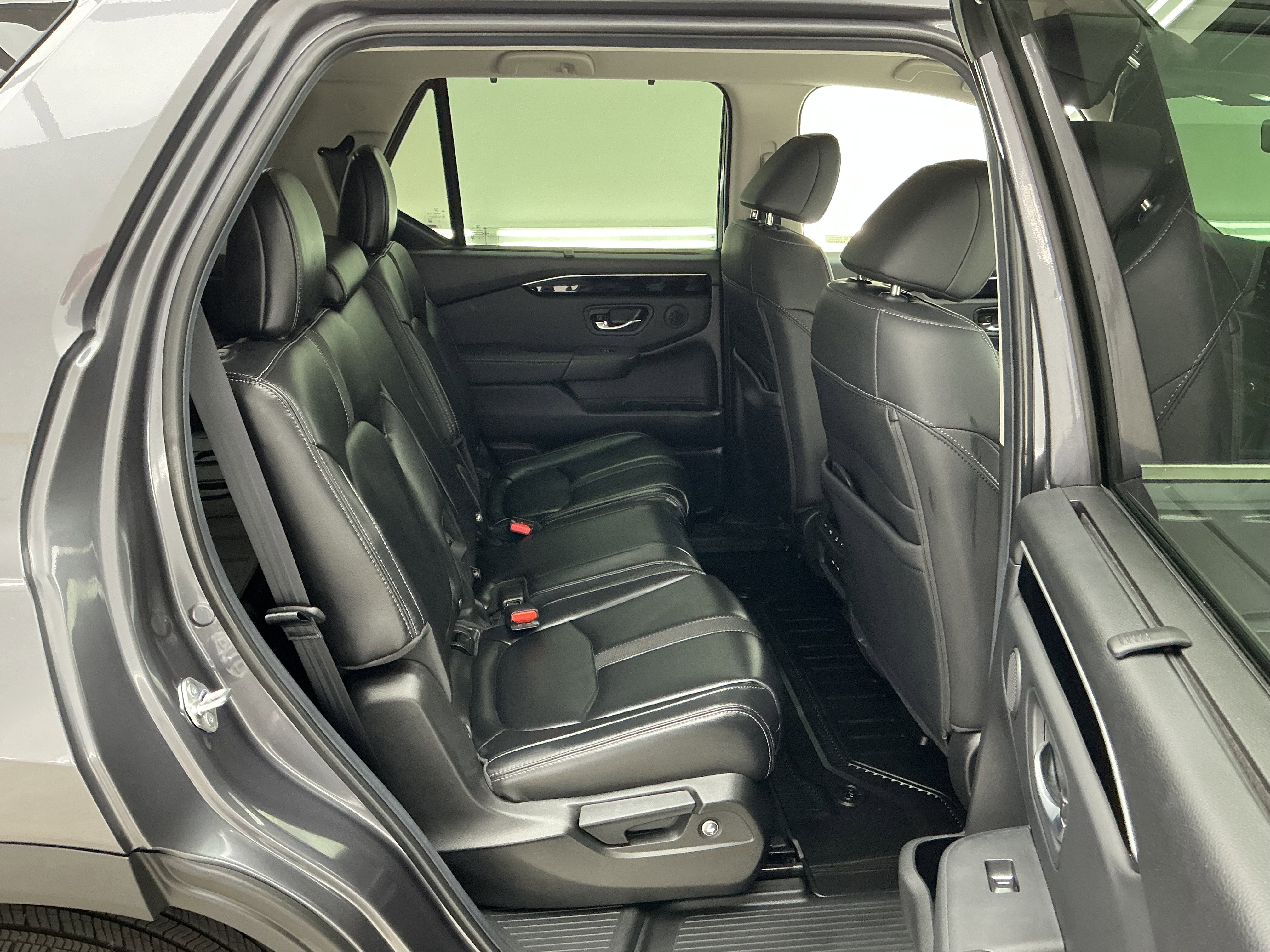 Used 2025 Black Honda EX-L image 23
