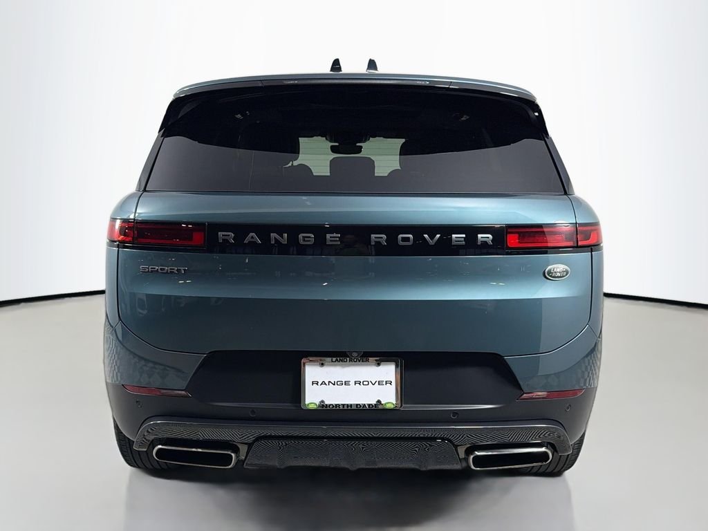 Used 2023 Giola Green Metallic Land Rover SE image 6