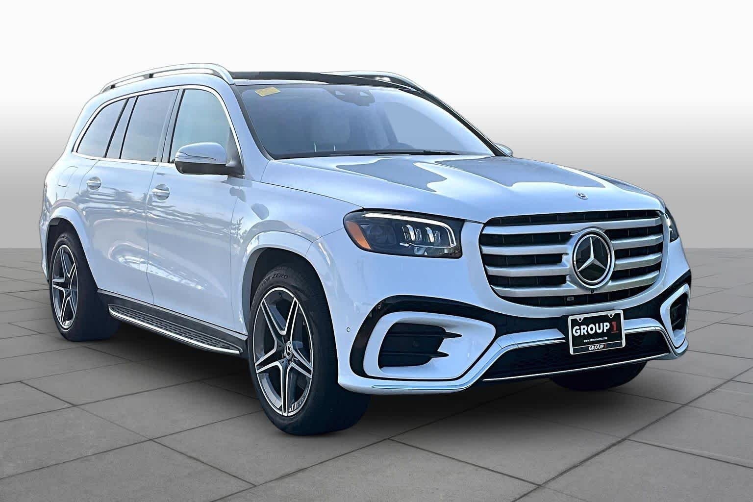 Used 2025 MANUFAKTUR Moonlight White Metallic Mercedes-Benz GLS 450 image 3