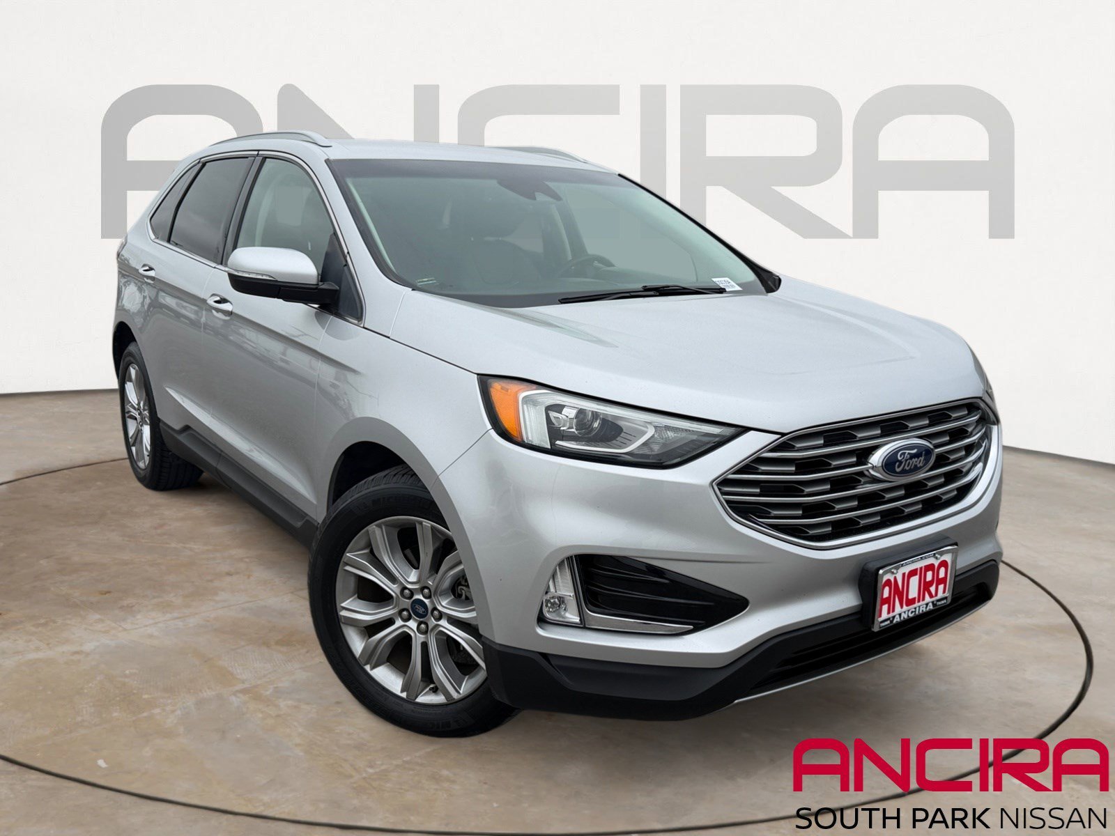 2019 Ford Edge Titanium's photo
