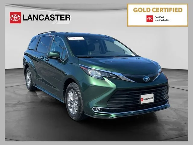 2023 Toyota Sienna XLE 8-Passenger Hybrid FWD's photo