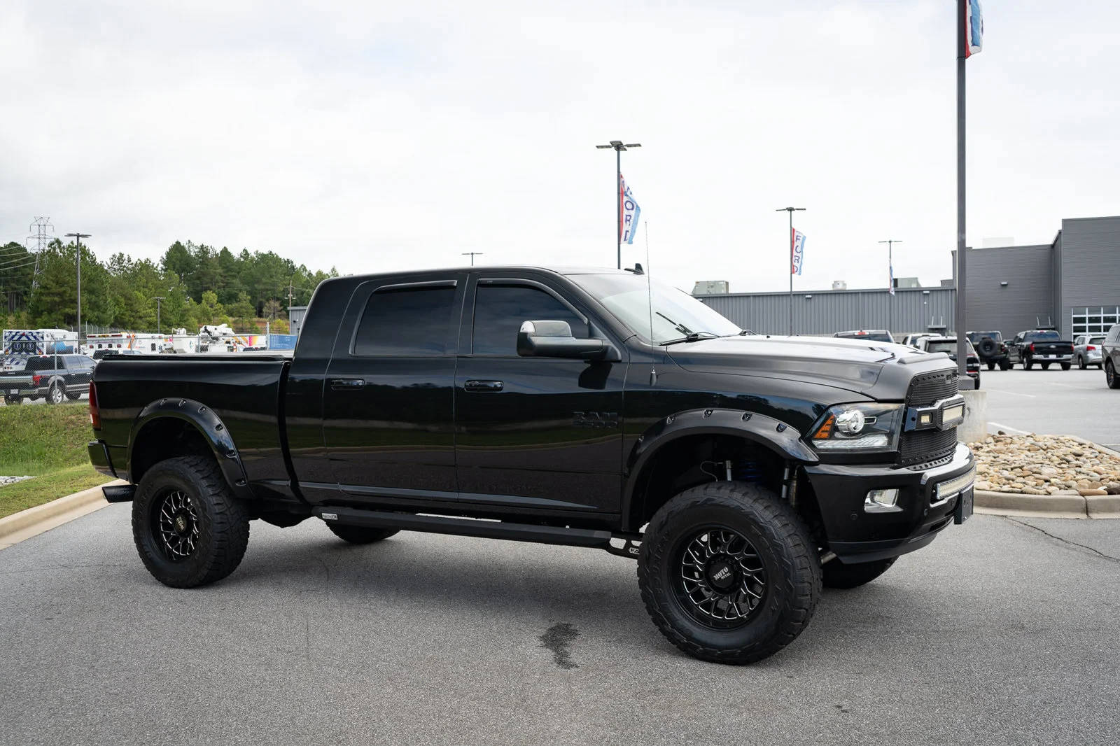 Used 2018 Black Ram Laramie image 12