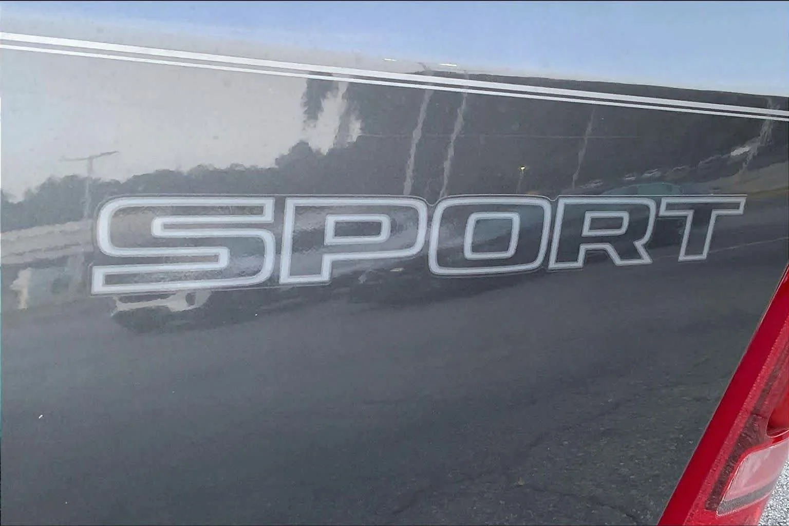 Used 2022 Granite Crystal Metallic Clearcoat Ram Laramie image 28