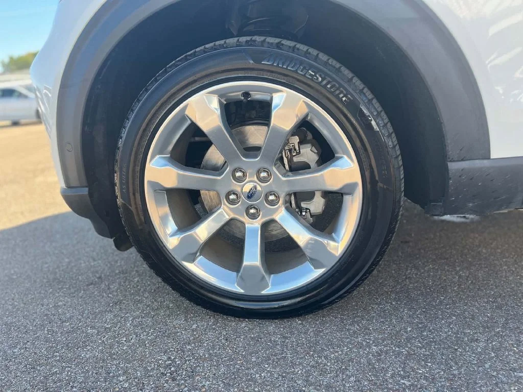Used 2020 White Ford Platinum image 9