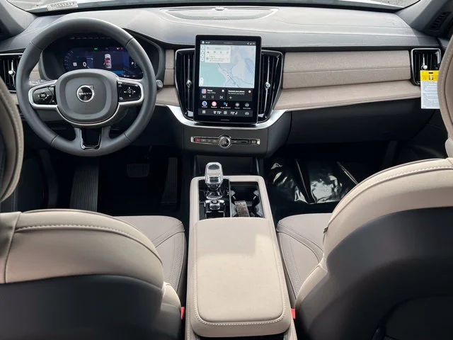 2026 Volvo XC90 Plus - Photo 16