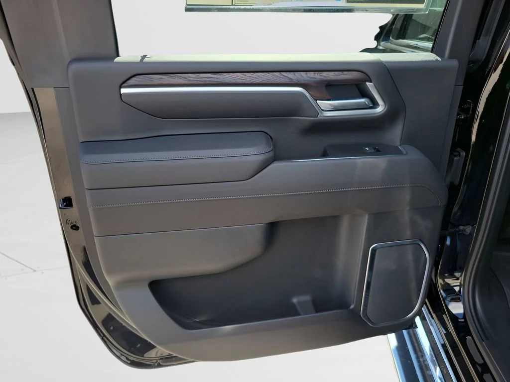 New 2026 Onyx Black GMC SLT image 44