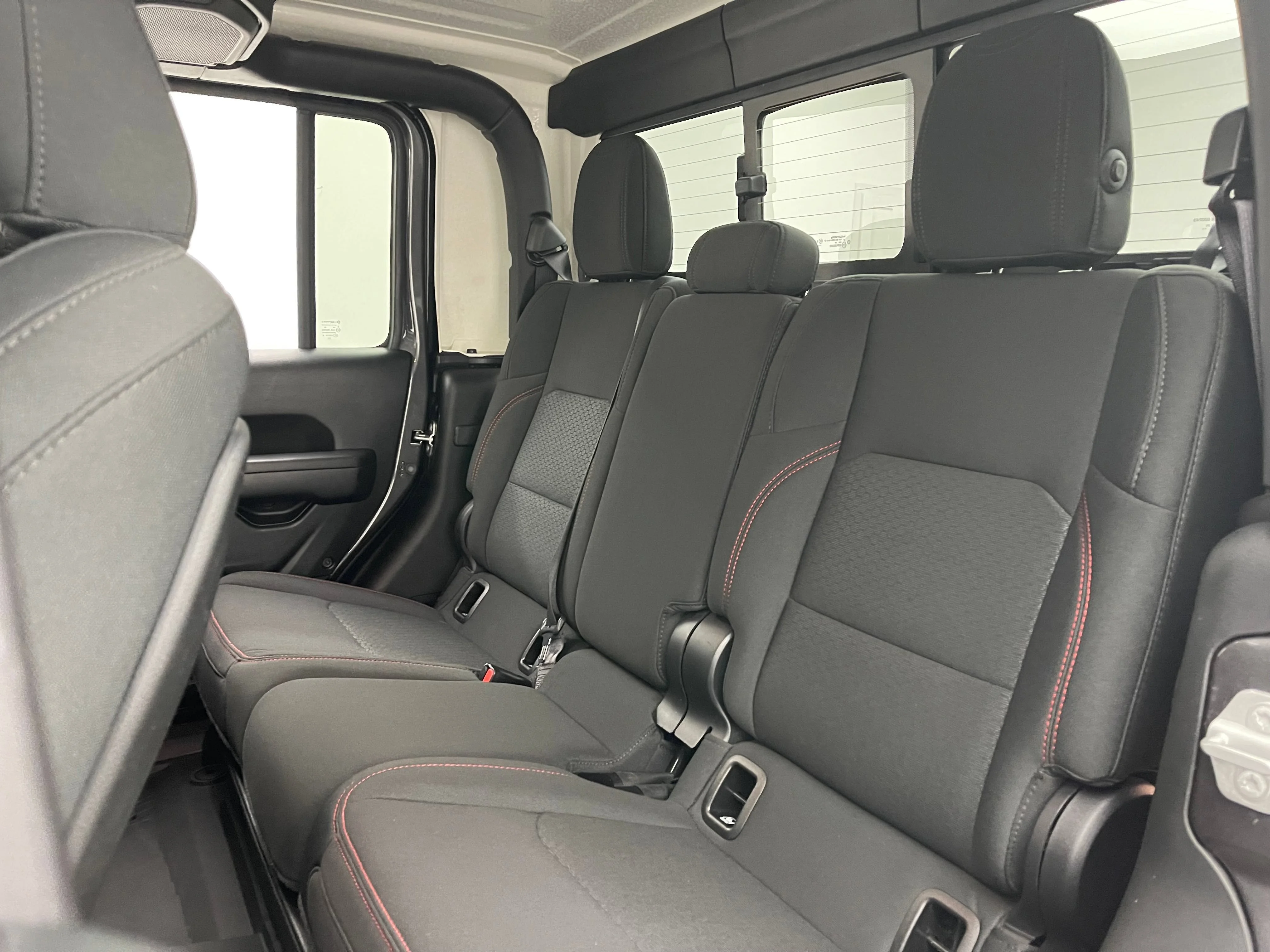 Used 2021  Jeep Rubicon image 38