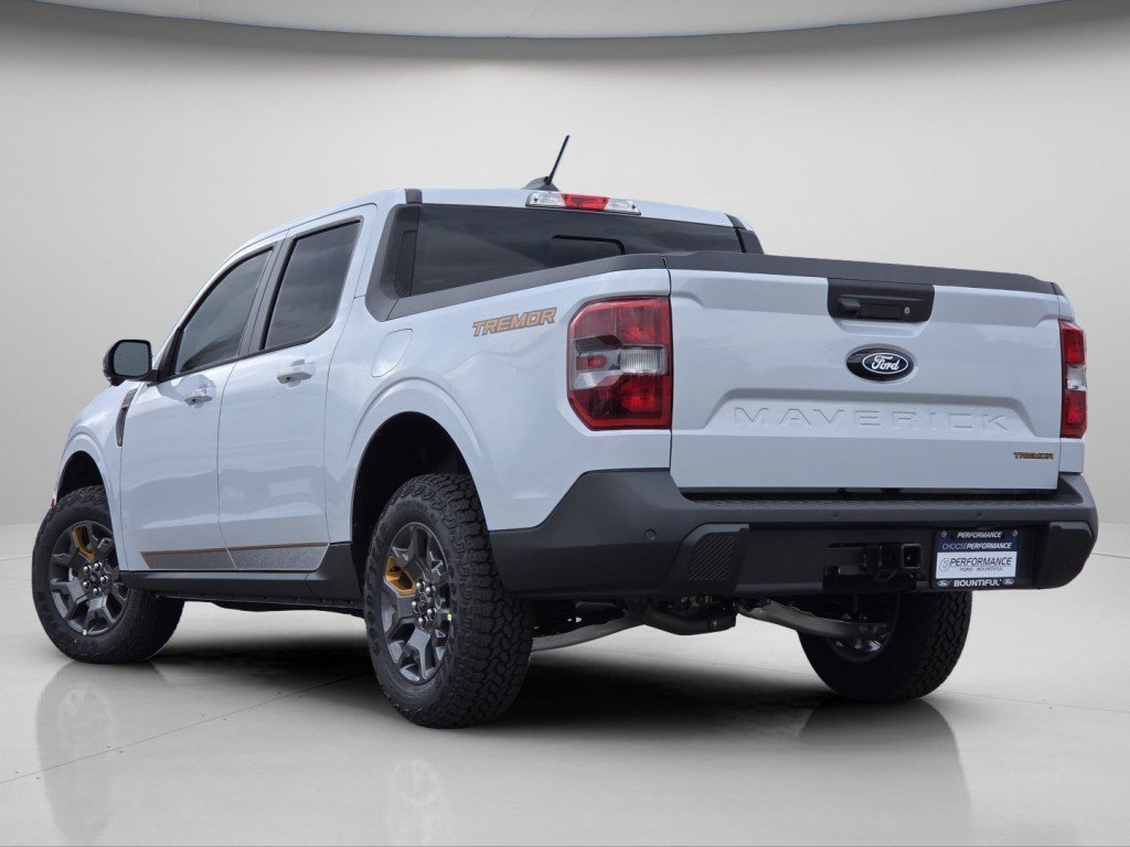 New 2026 Space White Metallic Ford Tremor image 23