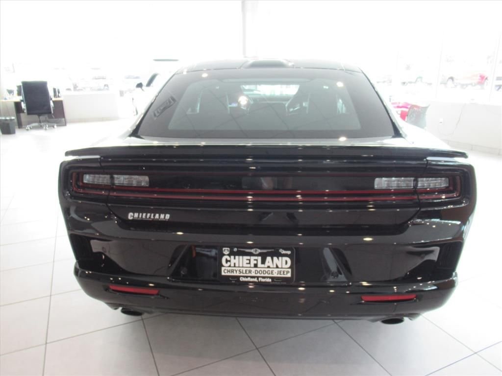 New 2026 Diamond Black Crystal Pearlcoat Dodge R/T image 5