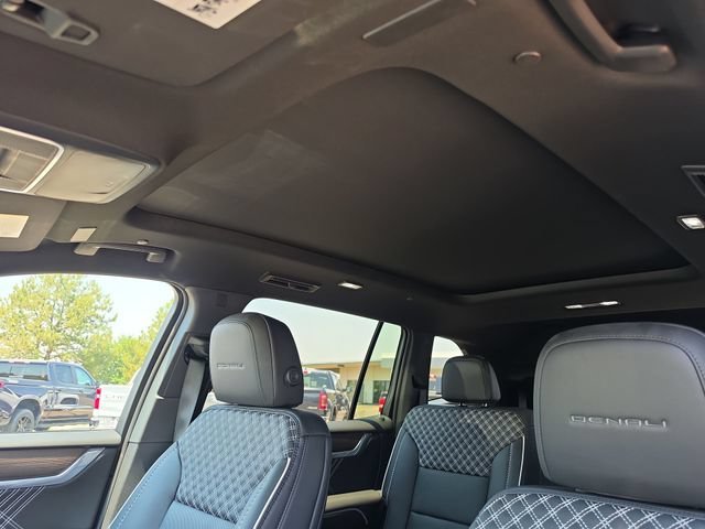 2026 GMC Acadia Denali - Photo 17
