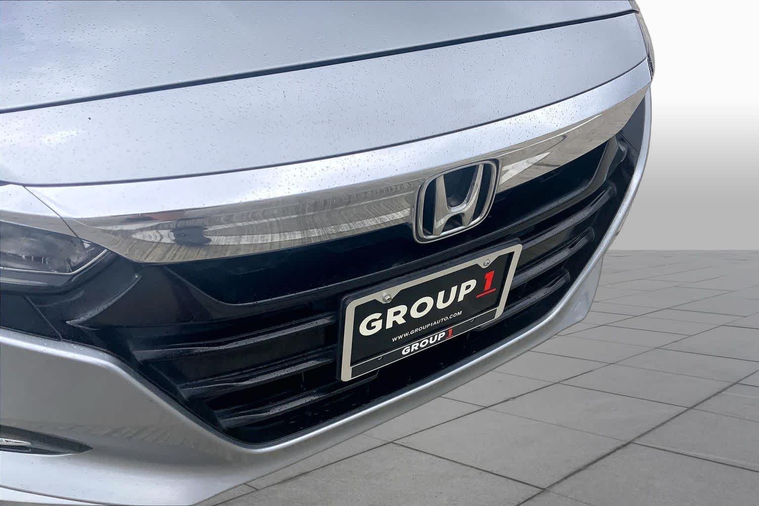 Used 2018 Lunar Silver Metallic Honda LX 1.5T image 29