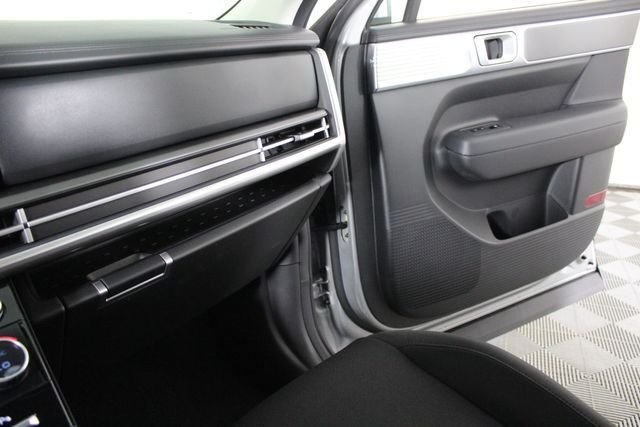 New 2026 Silver Hyundai SE image 15