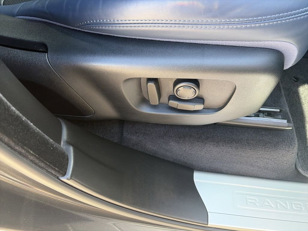 Used 2020  Land Rover HST image 34