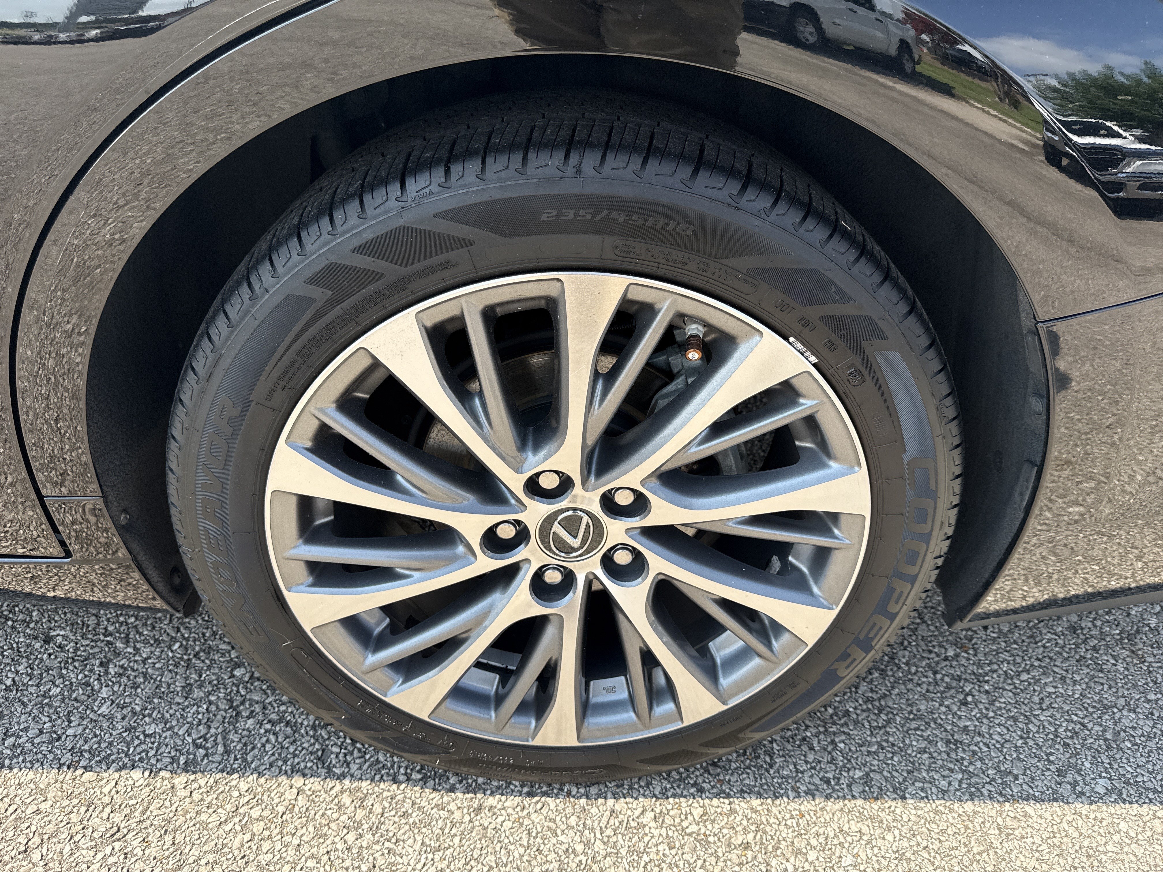 Used 2020 Black Lexus ES 350 image 21