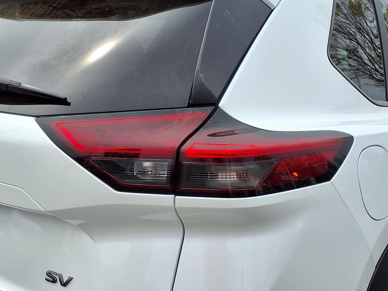 Used 2024 Everest White Pearl Nissan SV image 17