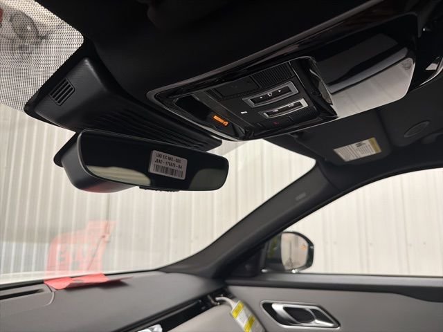 New 2026 Fuji White Land Rover S image 39