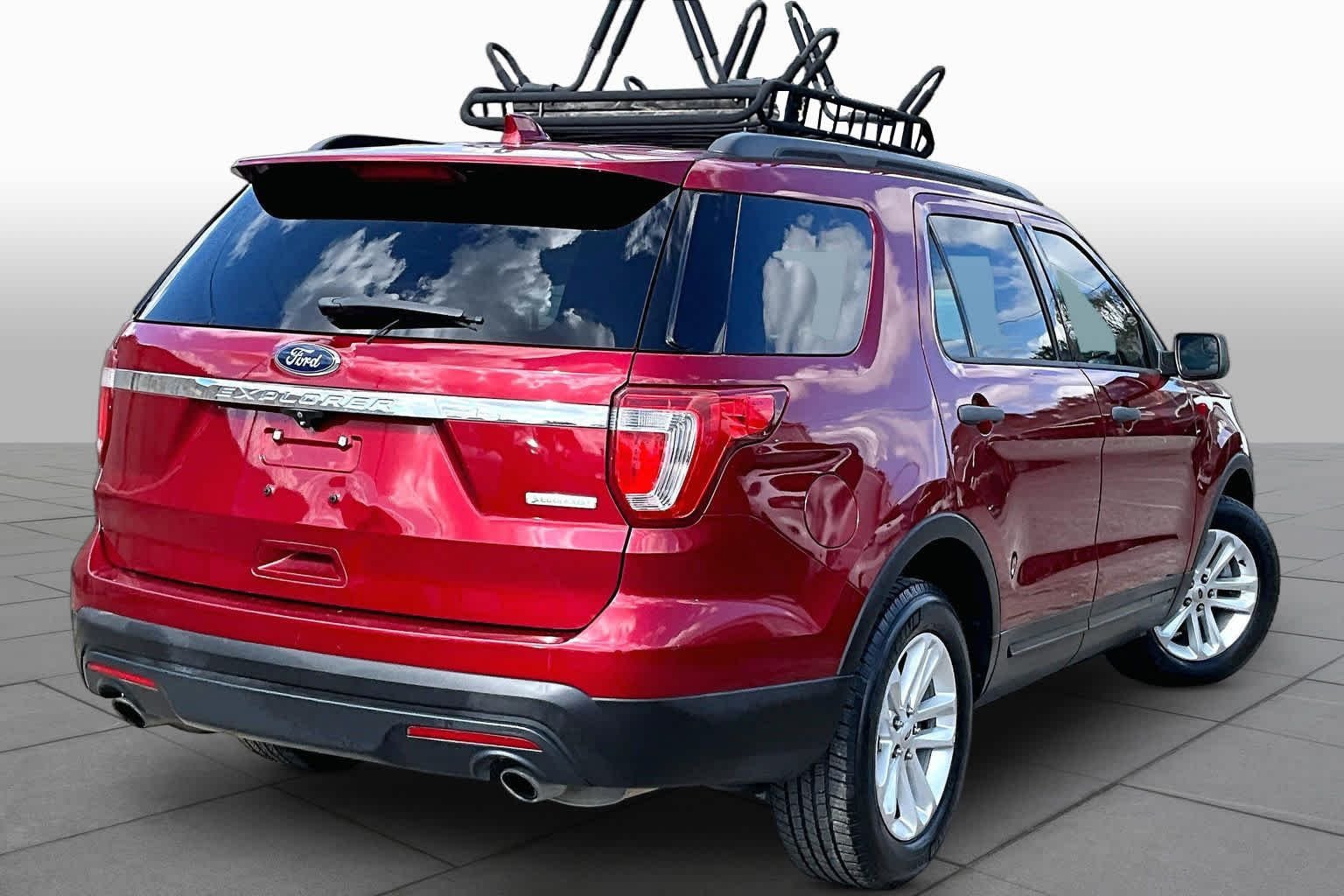 Used 2016 Ruby Red Metallic Tinted Clearcoat Ford Base image 13