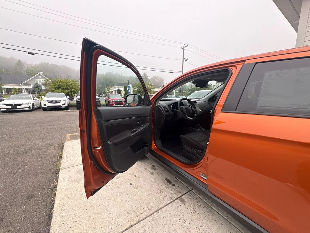 New 2026 Orange Mitsubishi 2.0 LE image 15